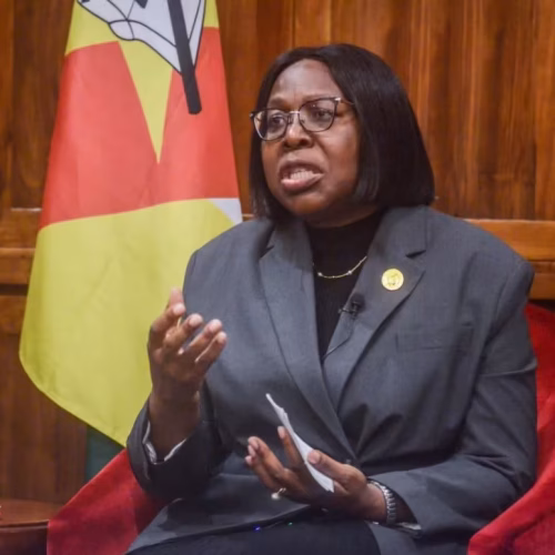 Moçambique libera um bilhão para retomar promoções na administração pública
