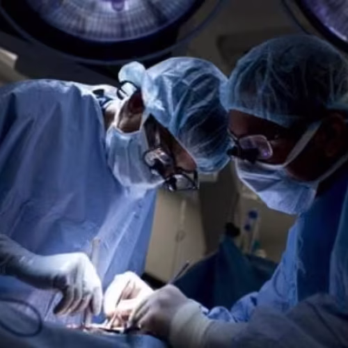 Mulher indemnizada após cirurgia baseada em diagnóstico falso
