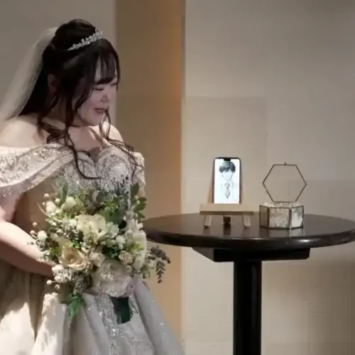 Mulher japonesa casa-se simbolicamente com personagem gerada pelo ChatGPT