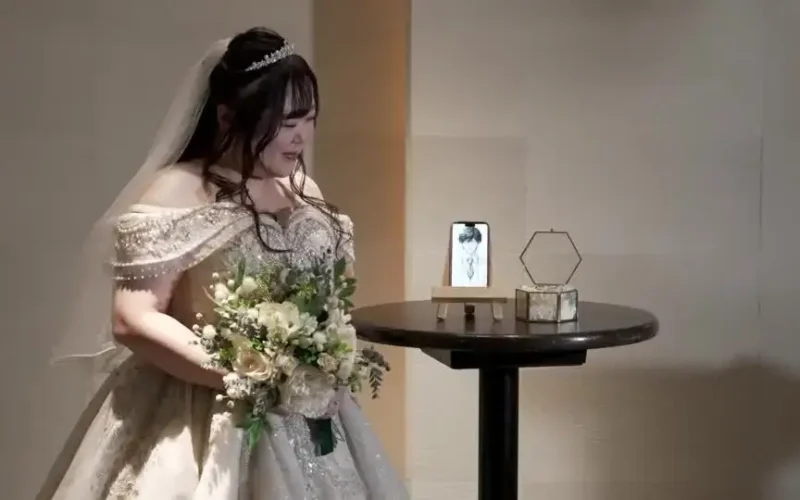 Mulher japonesa casa-se simbolicamente com personagem gerada pelo ChatGPT