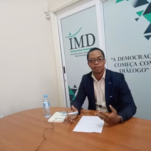 Mulheres em Moçambique ganham apoio para liderança em gestão de conflitos e paz