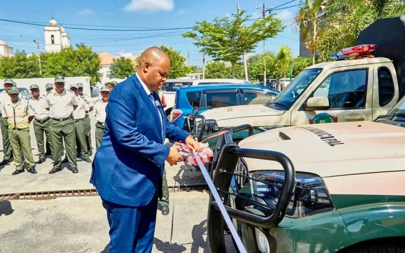 Nampula equipa polícia municipal com novas viaturas para maior segurança