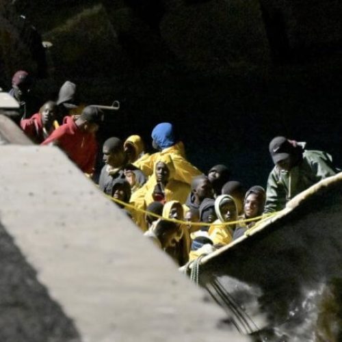 Naufrágio no mediterrâneo sul de Creta mata 17 migrantes