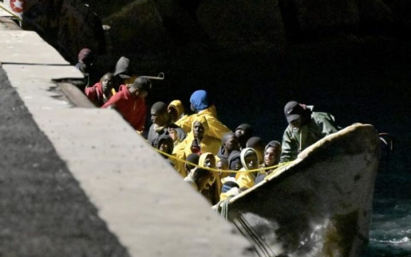 Naufrágio no mediterrâneo sul de Creta mata 17 migrantes