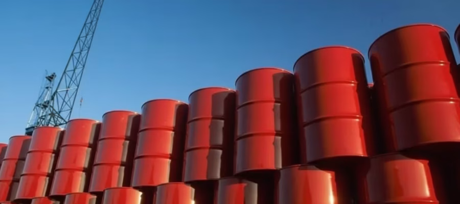 Petróleo volta a superar os 100 dólares por barril em meio à guerra