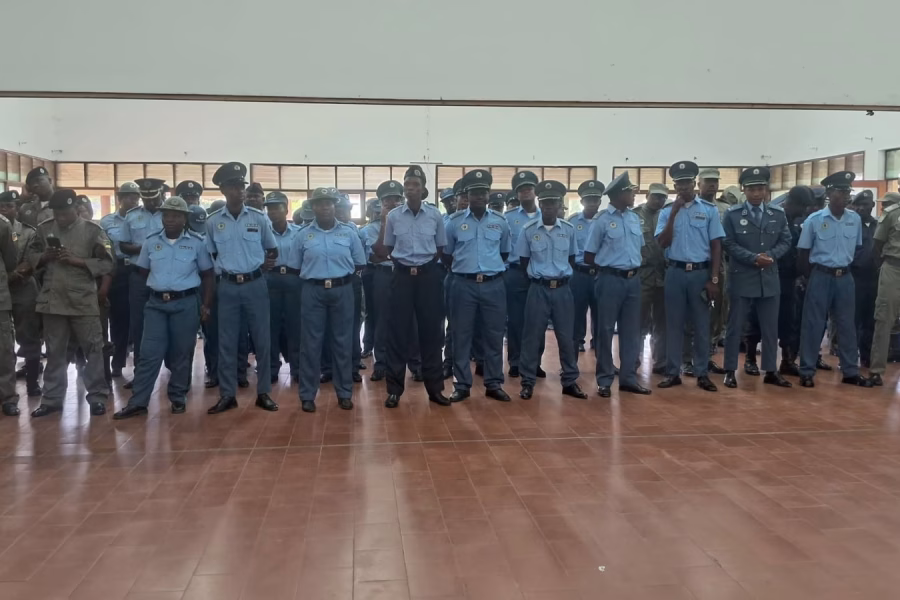 Polícia da Moçambique responsabiliza dez agentes por extorsão e conduta inadequada
