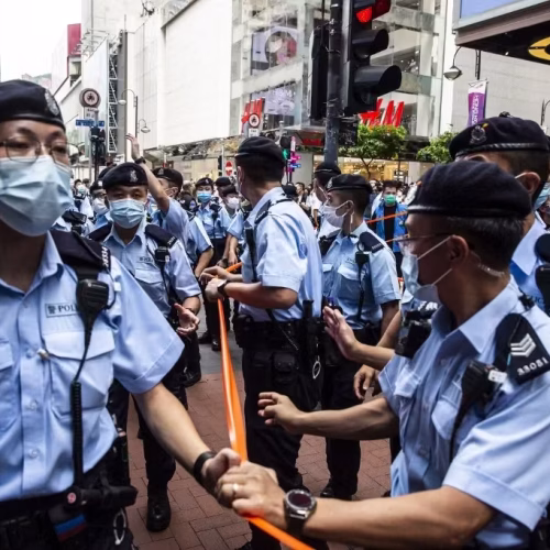 Polícia de Hong Kong desmantela esquema milionário de apostas online