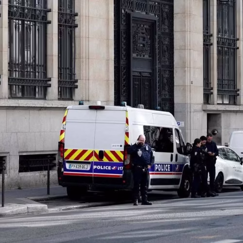 Polícia francesa detém três suspeitos de atentado a banco em Paris