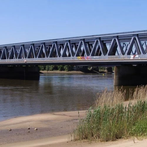 Pontes metálicas chegam a Moçambique para melhorar rodovias no Niassa