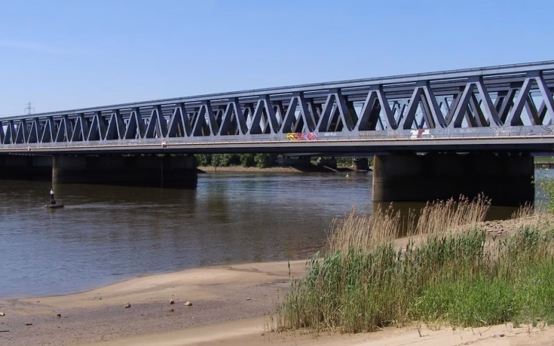 Pontes metálicas chegam a Moçambique para melhorar rodovias no Niassa