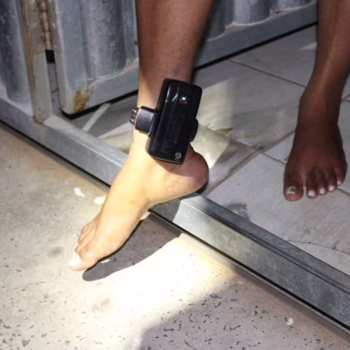 Pulseiras electrónicas para reclusos entram em funcionamento em Maio
