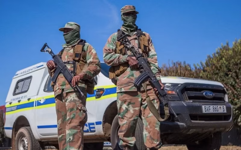 Ramaphosa envia 550 militares para combater crime em Gauteng