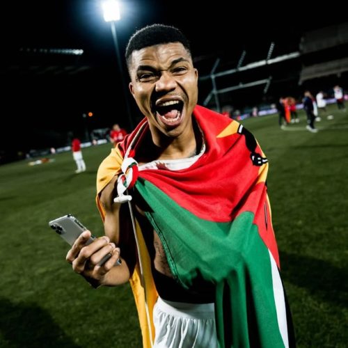 Reinildo Mandava despede-se dos Mambas com mensagem emocionante