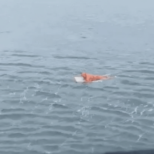 Resgatado pescador que passou 18 horas à deriva no litoral brasileiro