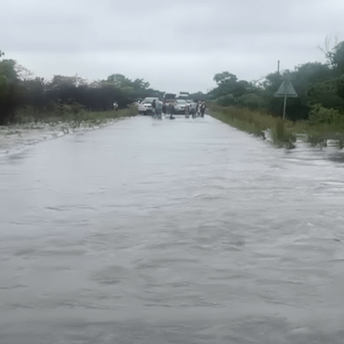 Rio Mwar transborda e causa interrupção no tráfego em Sofala