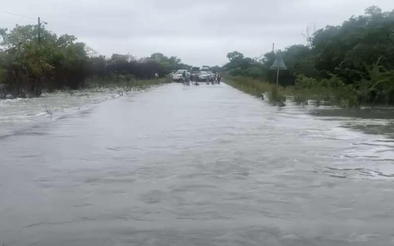 Rio Mwar transborda e causa interrupção no tráfego em Sofala