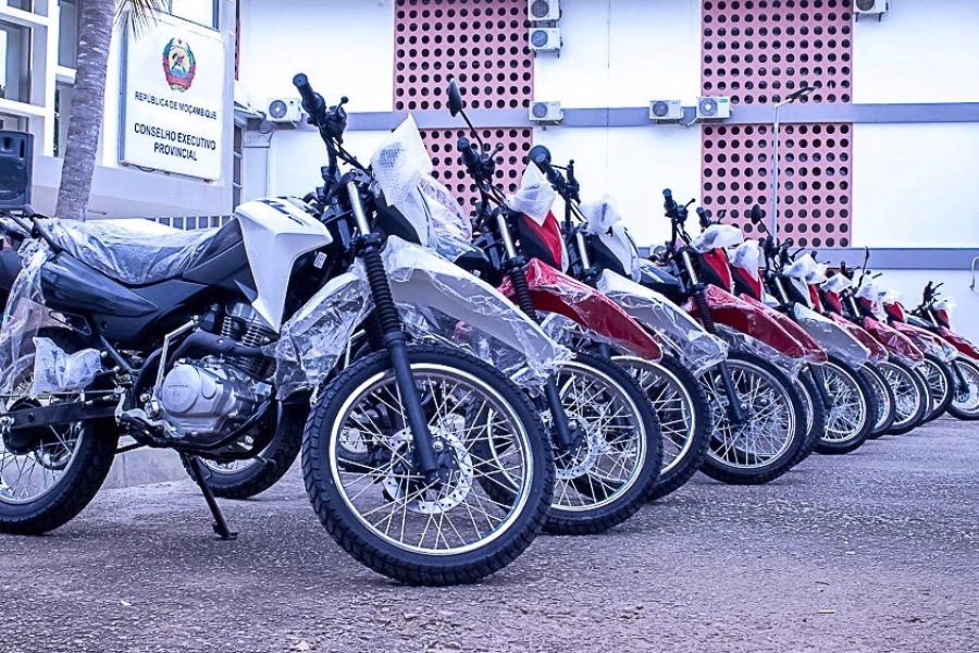 Cabo Delgado reforça serviços de saúde com nova ambulância e 34 motorizadas