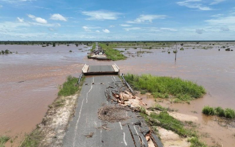 Transbordo do Incomáti volta a cortar a N1 e isola Maputo do resto do país