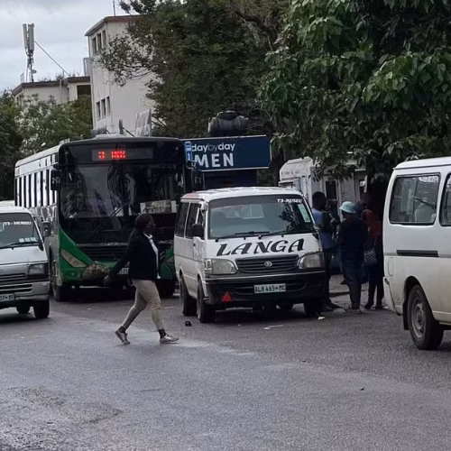 Transportadores de Maputo voltam ao trabalho após protesto por combustíveis
