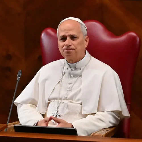 Trump convida Papa Leão XIV para Conselho de Paz Internacional