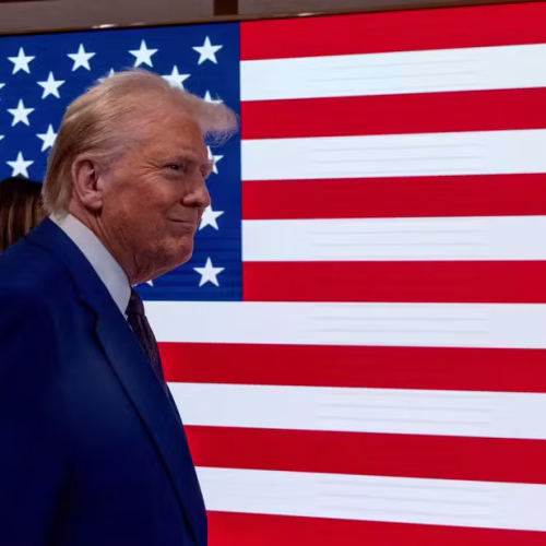 Trump insiste que não haverá intervenção militar na Groenlândia