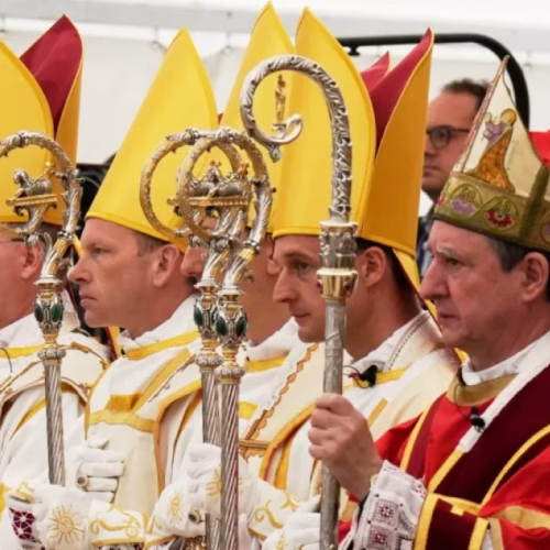 Vaticano excomunga bispos da Fraternidade São Pio X por cisma