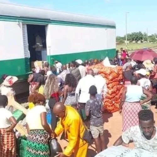 Comboio humanitário marca retoma da normalidade em Magude