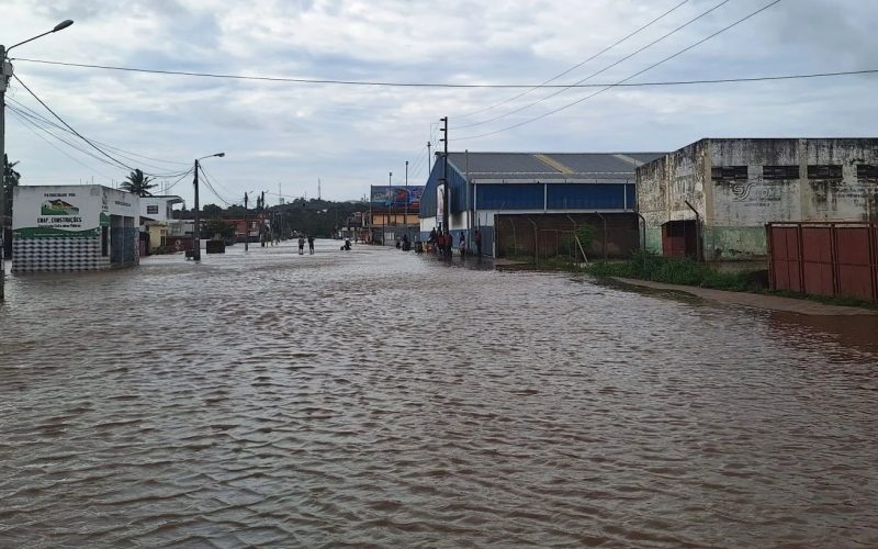 Xai-Xai sofre inundação violenta e moradores resistem aos alertas das autoridades